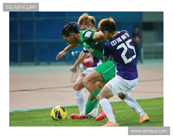 足球盛宴：从绿茵场到全球文化现象的深度探索与思考