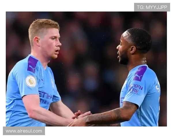 利物浦与斯旺西比赛中乌龙球引发热议球迷纷纷讨论精彩瞬间